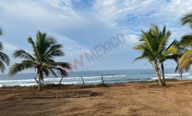 TERRENO PARA DESARROLLO A ORILLA DE PLAYA EN LA SALADITA, IXTAPA ZIHUATANEJO GUERRERO