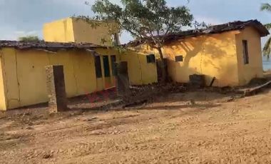 TERRENO PARA DESARROLLO A ORILLA DE PLAYA EN LA SALADITA, IXTAPA ZIHUATANEJO GUERRERO
