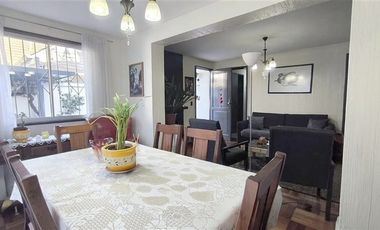 Casa en Venta en Victor Cuccuini 140