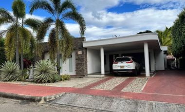 VENTA de CASA RESIDENCIAL en NEIVA