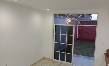 CASA EN VENTA EN SAN JUAN DEL RIO EN QUINTAS DE GUADALUPE. Lidia