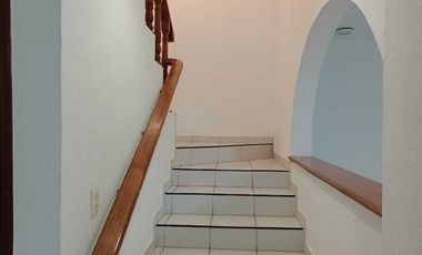 CASA EN VENTA EN SAN JUAN DEL RIO EN QUINTAS DE GUADALUPE. Lidia