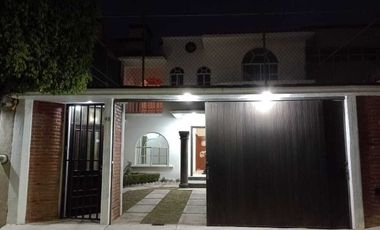 CASA EN VENTA EN SAN JUAN DEL RIO EN QUINTAS DE GUADALUPE. Lidia
