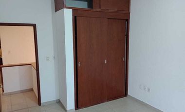 CASA EN VENTA EN SAN JUAN DEL RIO EN QUINTAS DE GUADALUPE. Lidia
