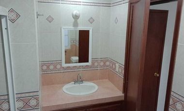 CASA EN VENTA EN SAN JUAN DEL RIO EN QUINTAS DE GUADALUPE. Lidia