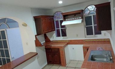 CASA EN VENTA EN SAN JUAN DEL RIO EN QUINTAS DE GUADALUPE. Lidia