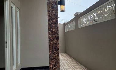 Rumah Mewah Modern dekat Paragon Mall Mangkubumen Banjarsari Solo.
