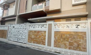 Rumah Mewah Modern dekat Paragon Mall Mangkubumen Banjarsari Solo.