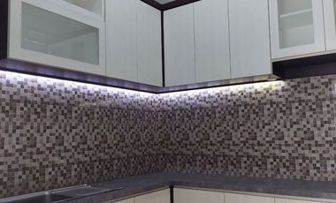 Rumah Mewah Modern dekat Paragon Mall Mangkubumen Banjarsari Solo.