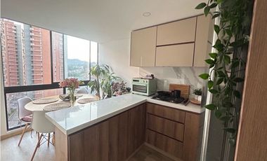 ARRIENDO APARTAESTUDIO EXTERIOR EN LA COLINA