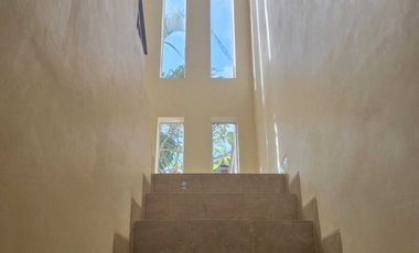 Rumah Sudah Renovasi Royal Garden Residence