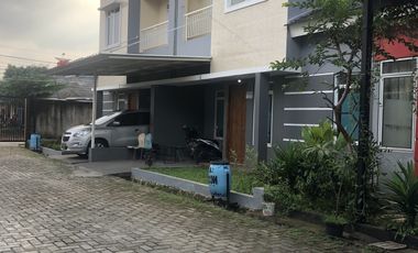 Dijual Rumah 2 lantai dibawah 1 M akses mudah