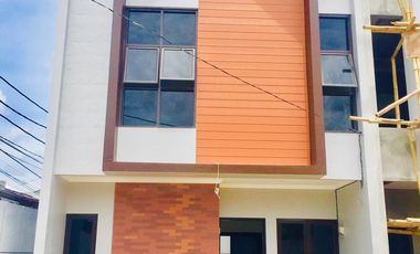 Rumah Lux di Pondok Kelapa Jakarta Timur