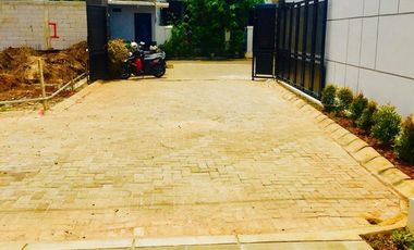 Rumah Lux di Pondok Kelapa Jakarta Timur