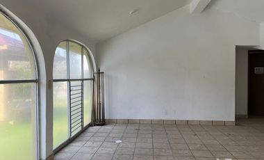ESPECTACULAR CASA EN EL FRACCIONAMIENTO LOMAS DE COCOYOC, MORELOS!