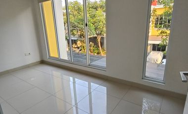 Disewakan rumah sedayu city kelapa gading 4+1 KT 5 ac LT 8 x 15