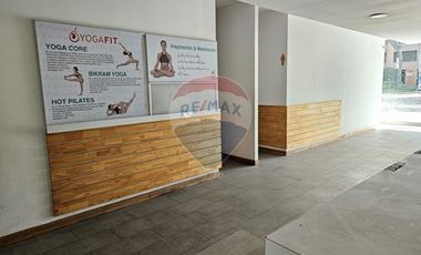 Amplio Local Comercial en Av. Las Condes