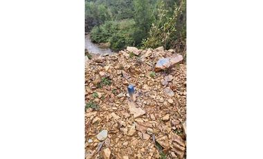 Parcela con orilla de río y rol propio