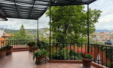 En Venta Casa con Casita Independiente y Rooftop en San Miguel de Allende