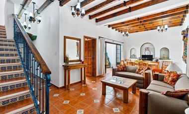 Tres Casas y Loft en el Centro de San Miguel de Allende en venta: Amueblado