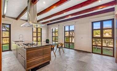 Casa de Lujo con Cava, Jacuzzi, Sauna y Terraza: Viñedos San Miguel