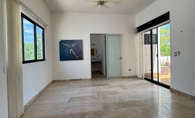 En venta casa en esquina en privada Cutzam en el Yucatán Country Club