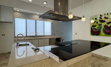 En venta casa en esquina en privada Cutzam en el Yucatán Country Club