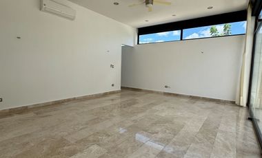 En venta casa en esquina en privada Cutzam en el Yucatán Country Club