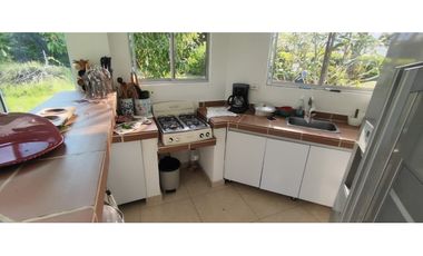 Casa campestre de 2711 M2 en 650 mil en Apulo Cund, COL.