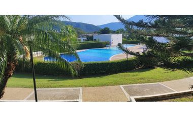 Casa campestre de 2711 M2 en 650 mil en Apulo Cund, COL.