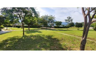 Casa campestre de 2711 M2 en 650 mil en Apulo Cund, COL.