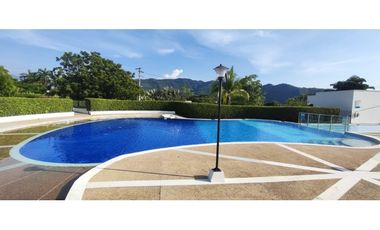 Casa campestre de 2711 M2 en 650 mil en Apulo Cund, COL.