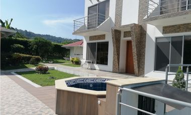 Hermosa CASA QUINTA CAMPESTRE en La Mesa cundi 2.400 m2,  43380 m2