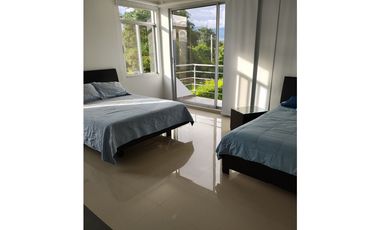 Hermosa CASA QUINTA CAMPESTRE en La Mesa cundi 2.400 m2,  43380 m2