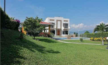 Hermosa CASA QUINTA CAMPESTRE en La Mesa cundi 2.400 m2,  43380 m2