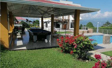 Hermosa CASA QUINTA CAMPESTRE en La Mesa cundi 2.400 m2,  43380 m2