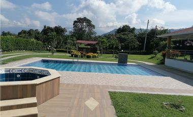 Hermosa CASA QUINTA CAMPESTRE en La Mesa cundi 2.400 m2,  43380 m2