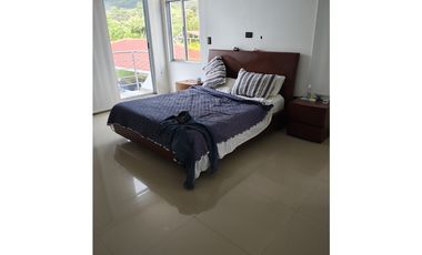 Hermosa CASA QUINTA CAMPESTRE en La Mesa cundi 2.400 m2,  43380 m2