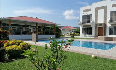 Hermosa CASA QUINTA CAMPESTRE en La Mesa cundi 2.400 m2,  43380 m2