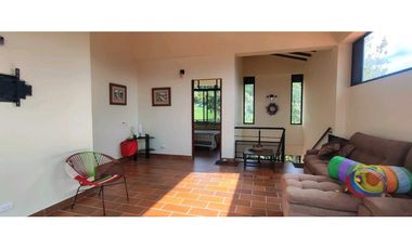 Casa campestre en #lamesacundinamarca 1000 M2 en 1599 millones.