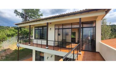 Casa campestre en #lamesacundinamarca 1000 M2 en 1599 millones.