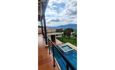 Casa campestre en #lamesacundinamarca 1000 M2 en 1599 millones.