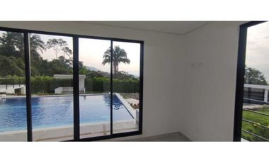Casa campestre de 2000 M2 en La Mesa Cund, agradable vista