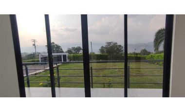 Casa campestre de 2000 M2 en La Mesa Cund, agradable vista