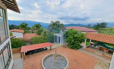 Venta de casa campestre de 715 M2 en La Mesa Cund, COL.