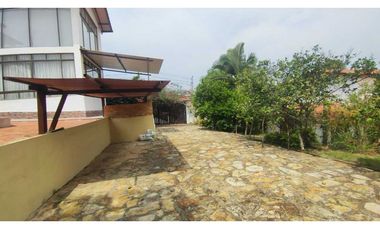 Venta de casa campestre de 715 M2 en La Mesa Cund, COL.