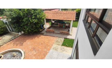 Venta de casa campestre de 715 M2 en La Mesa Cund, COL.