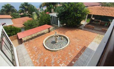 Venta de casa campestre de 715 M2 en La Mesa Cund, COL.