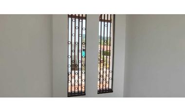 Venta de casa campestre de 715 M2 en La Mesa Cund, COL.