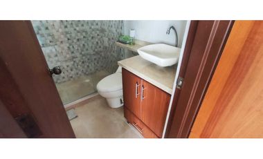 Venta de casa campestre de 715 M2 en La Mesa Cund, COL.